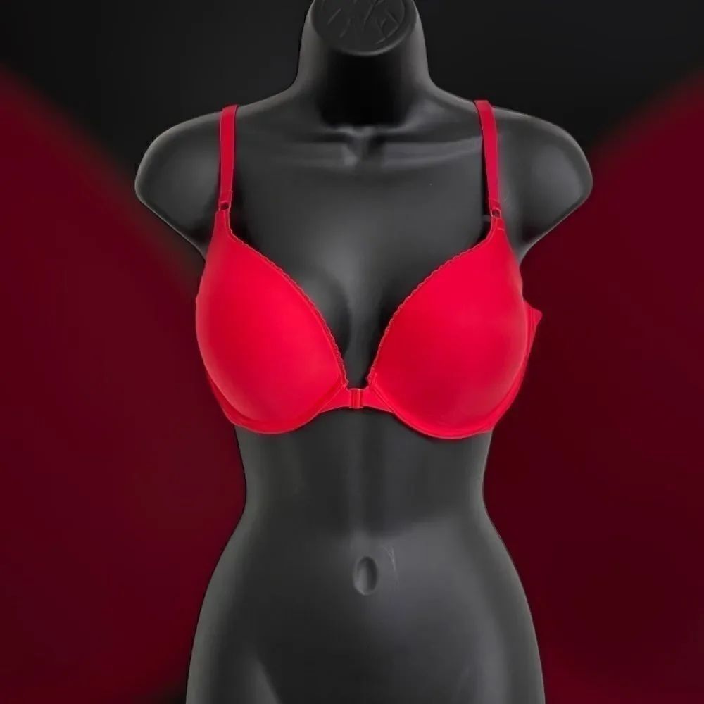 NWOT Victoria’s Secret Racerback Front Close Bra